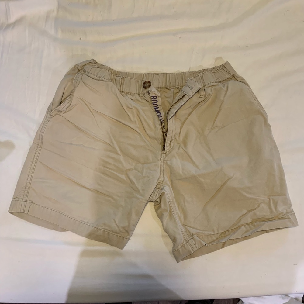 Chubbies 7” khaki stretch shorts